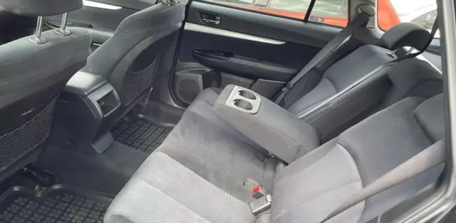SUBARU Outback 