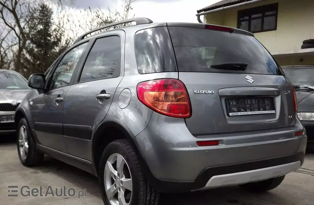 SUZUKI Sx4 