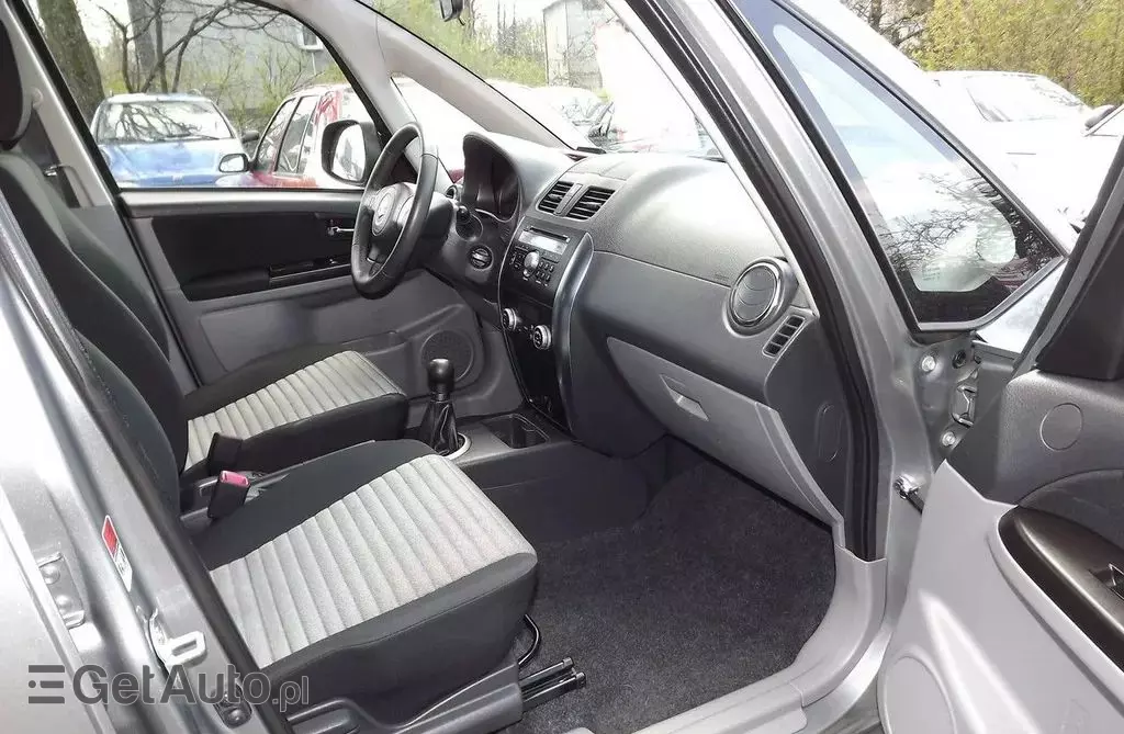SUZUKI Sx4 