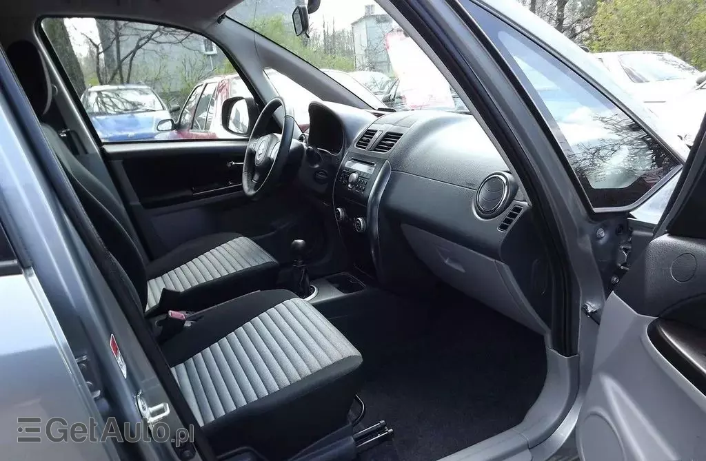 SUZUKI Sx4 