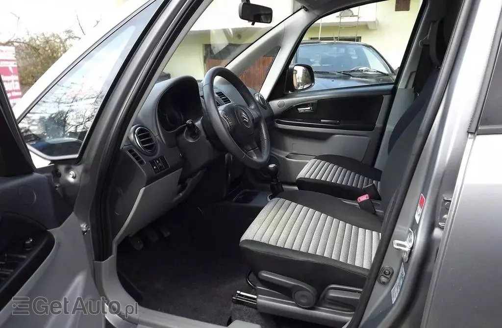 SUZUKI Sx4 