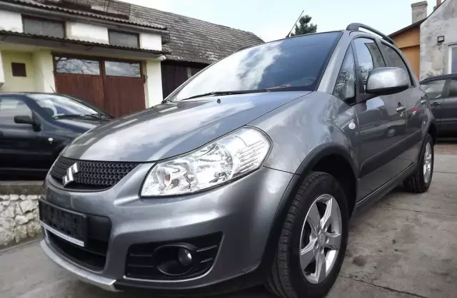 SUZUKI Sx4 