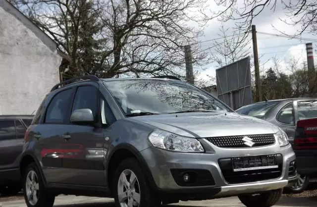 SUZUKI Sx4 