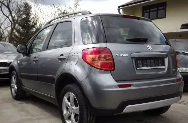 SUZUKI Sx4 