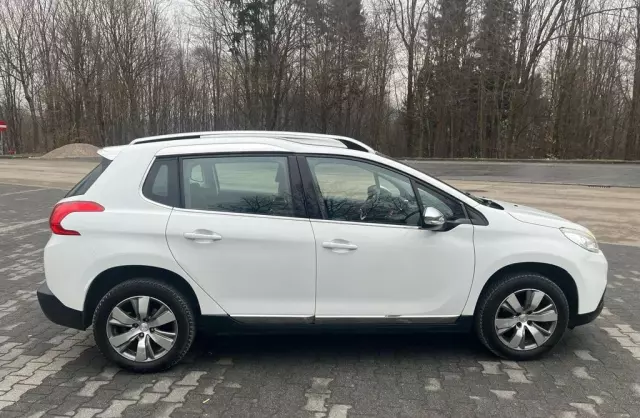 PEUGEOT 2008 