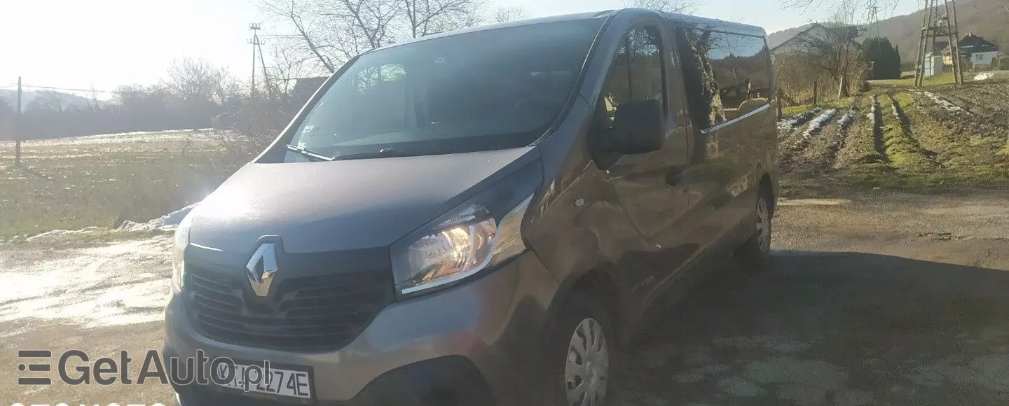 RENAULT Trafic 