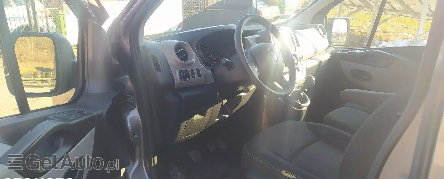 RENAULT Trafic 