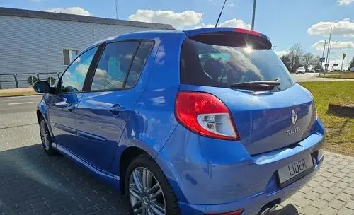 RENAULT Clio 