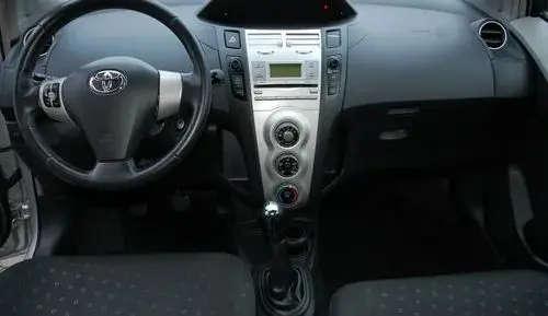 TOYOTA Yaris 