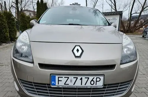 RENAULT Grand Scenic 