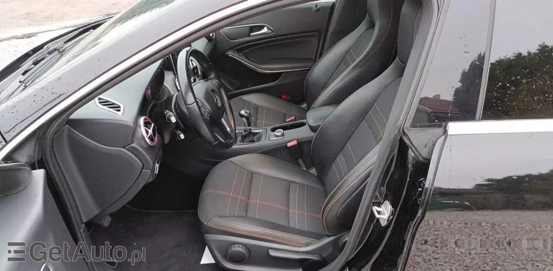 MERCEDES-BENZ CLA CLA 180 (136 KM)