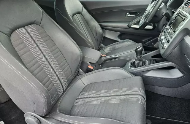 VOLKSWAGEN Scirocco 