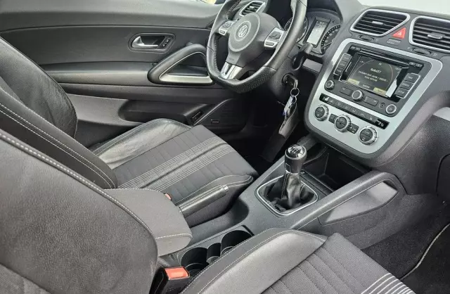 VOLKSWAGEN Scirocco 
