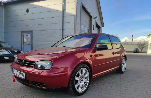 VOLKSWAGEN Golf 