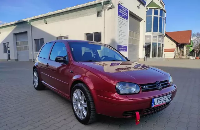 VOLKSWAGEN Golf 