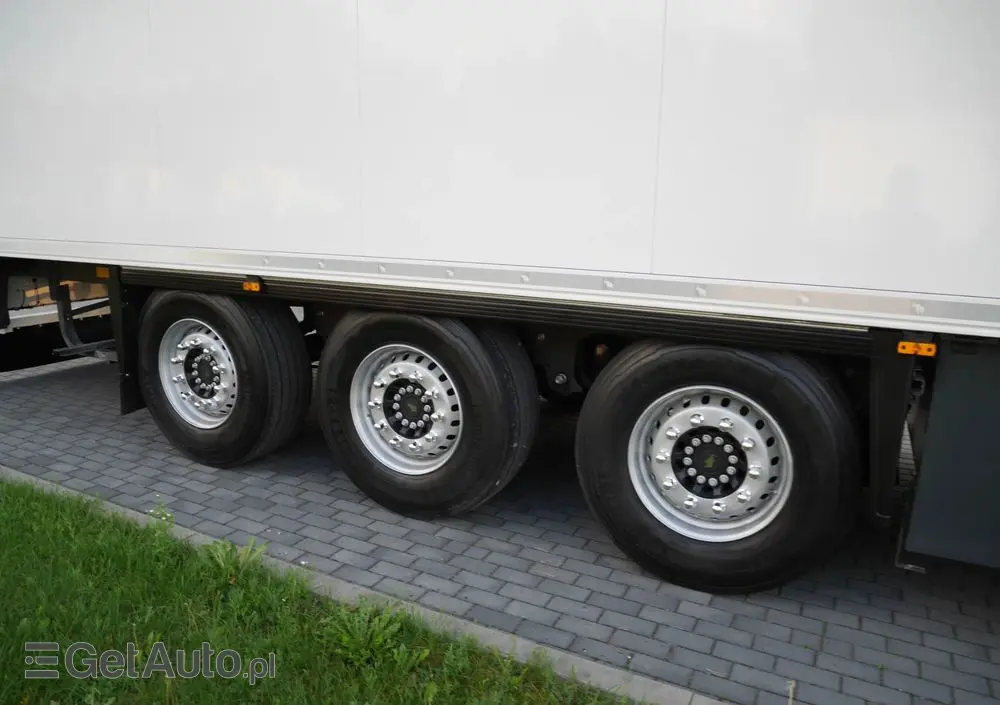 VOLVO FH 500KM STANDARD + SCHMITZ THERMO KING 