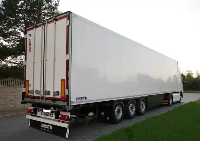 VOLVO FH 500KM STANDARD + SCHMITZ THERMO KING 
