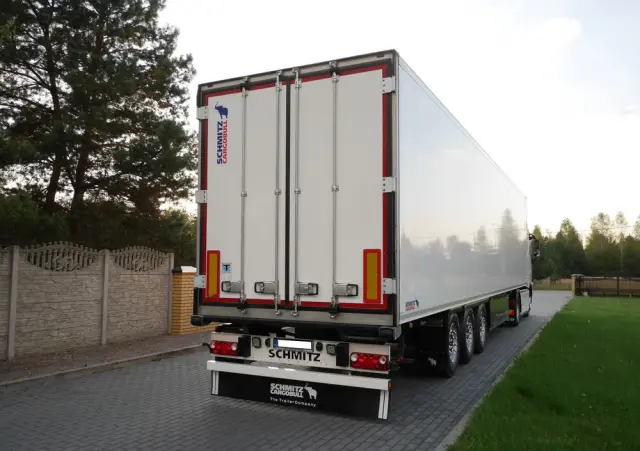 VOLVO FH 500KM STANDARD + SCHMITZ THERMO KING 