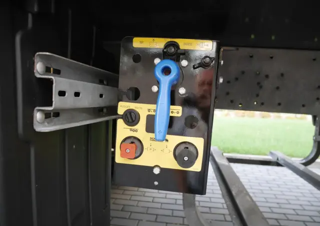 VOLVO FH 500KM STANDARD + SCHMITZ THERMO KING 