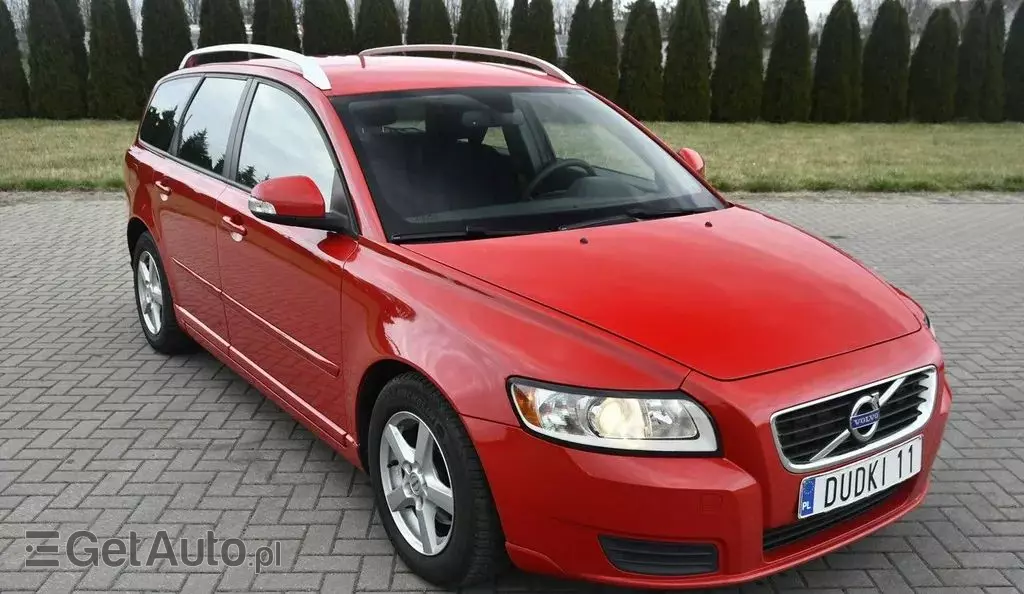 VOLVO V50 