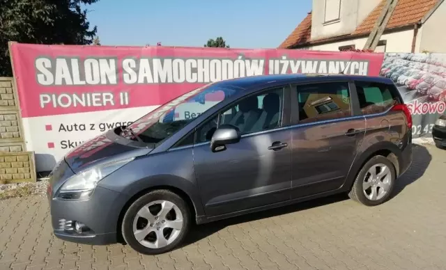 PEUGEOT 5008 