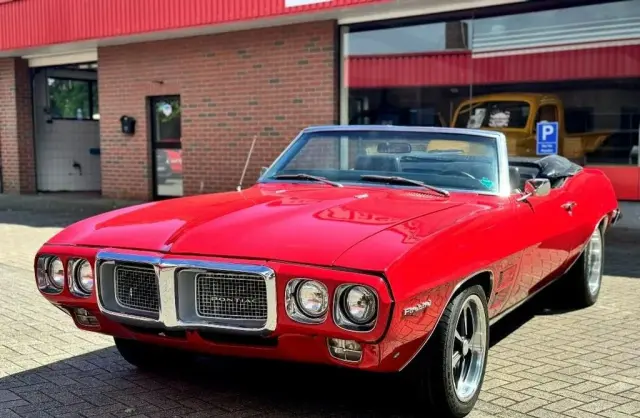 PONTIAC Firebird 