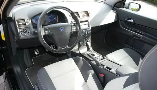 VOLVO C30 