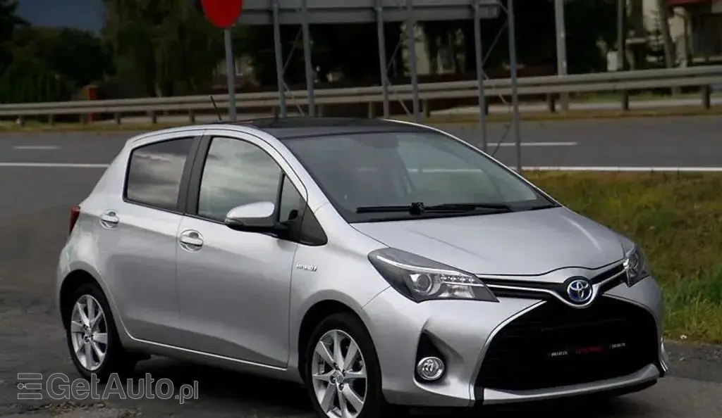 TOYOTA Yaris 