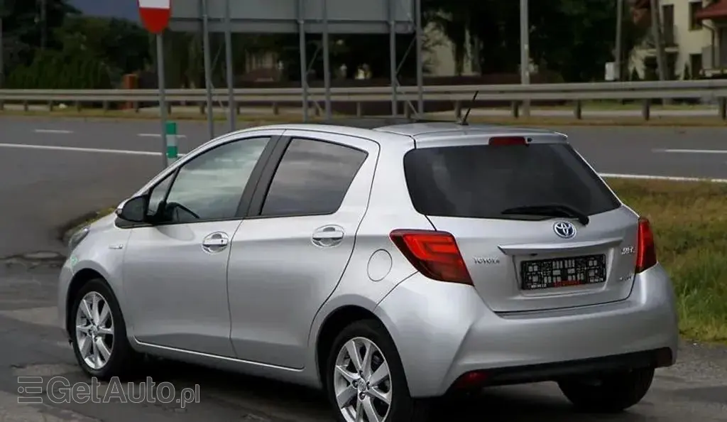 TOYOTA Yaris 