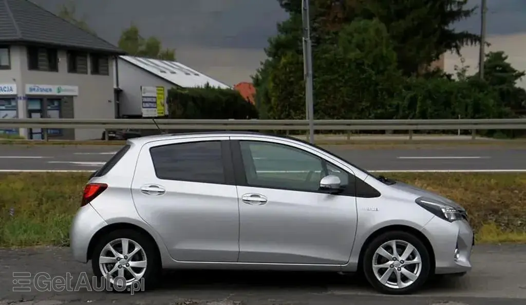 TOYOTA Yaris 