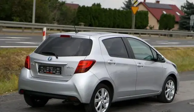 TOYOTA Yaris 