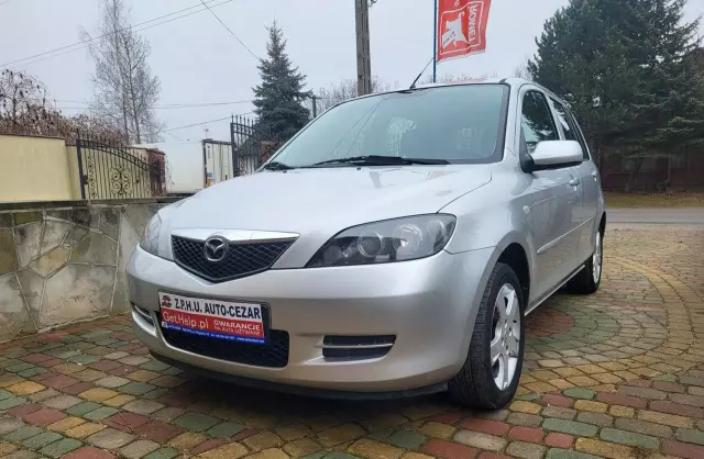 MAZDA 2 
