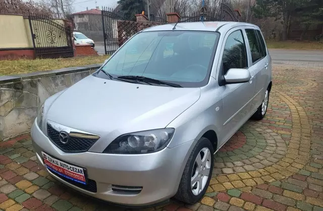 MAZDA 2 