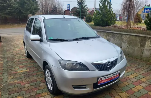 MAZDA 2 