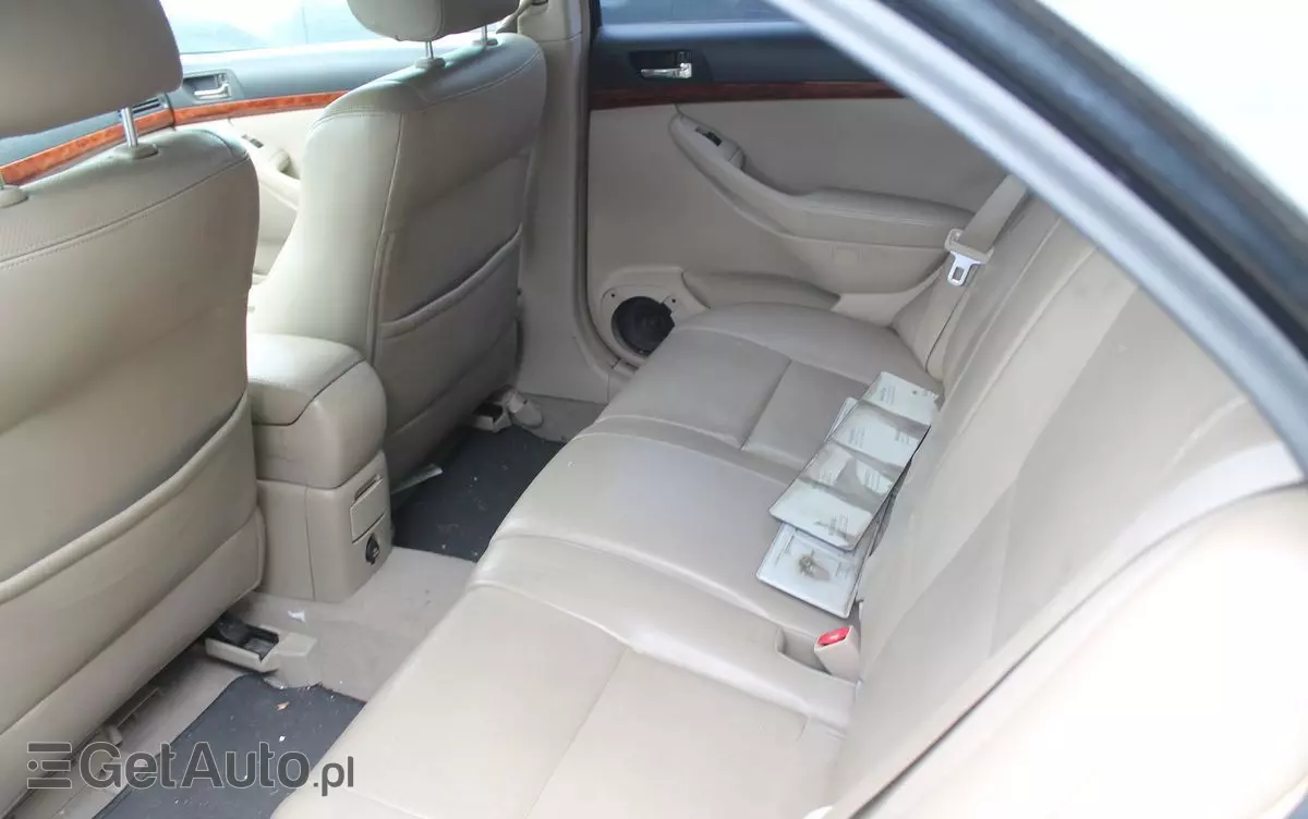 TOYOTA Avensis 
