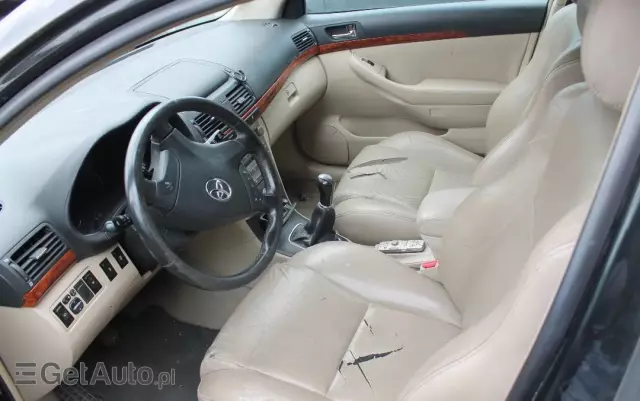 TOYOTA Avensis 