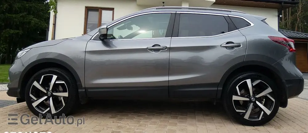 NISSAN Qashqai 1.3 DIG-T Tekna