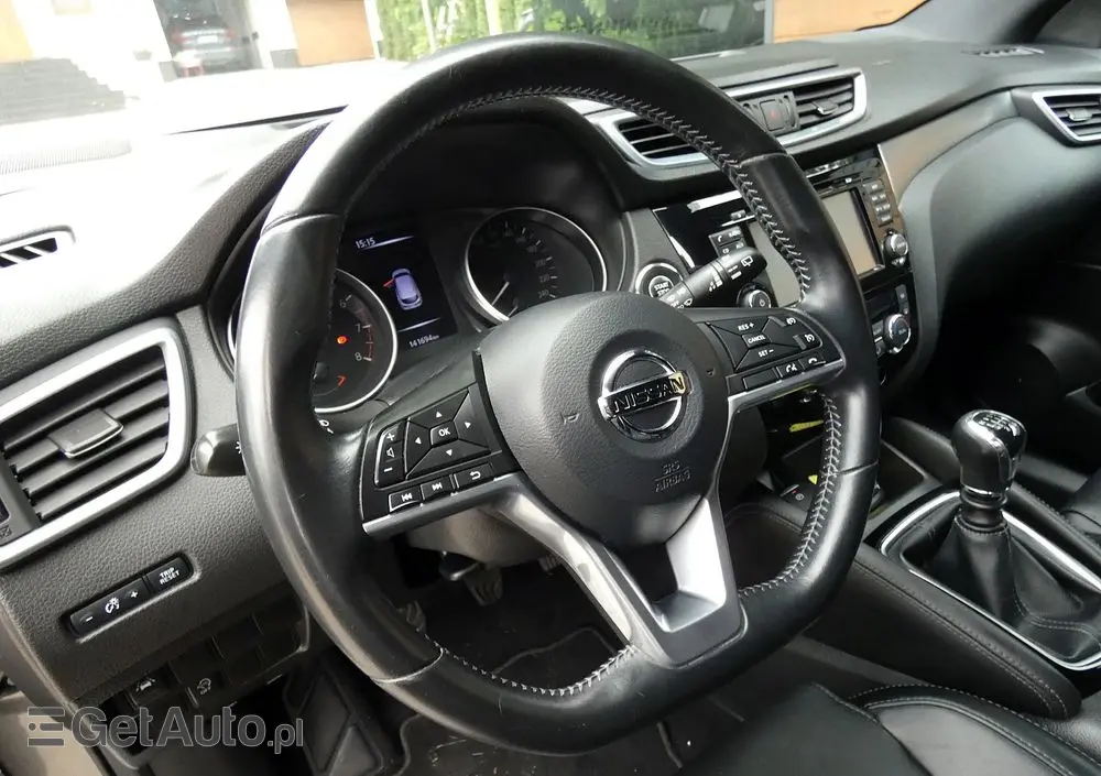 NISSAN Qashqai 1.3 DIG-T Tekna