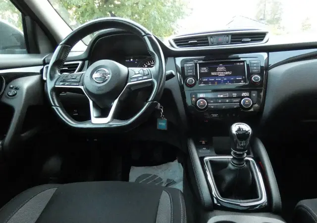 NISSAN Qashqai 1.3 DIG-T Tekna