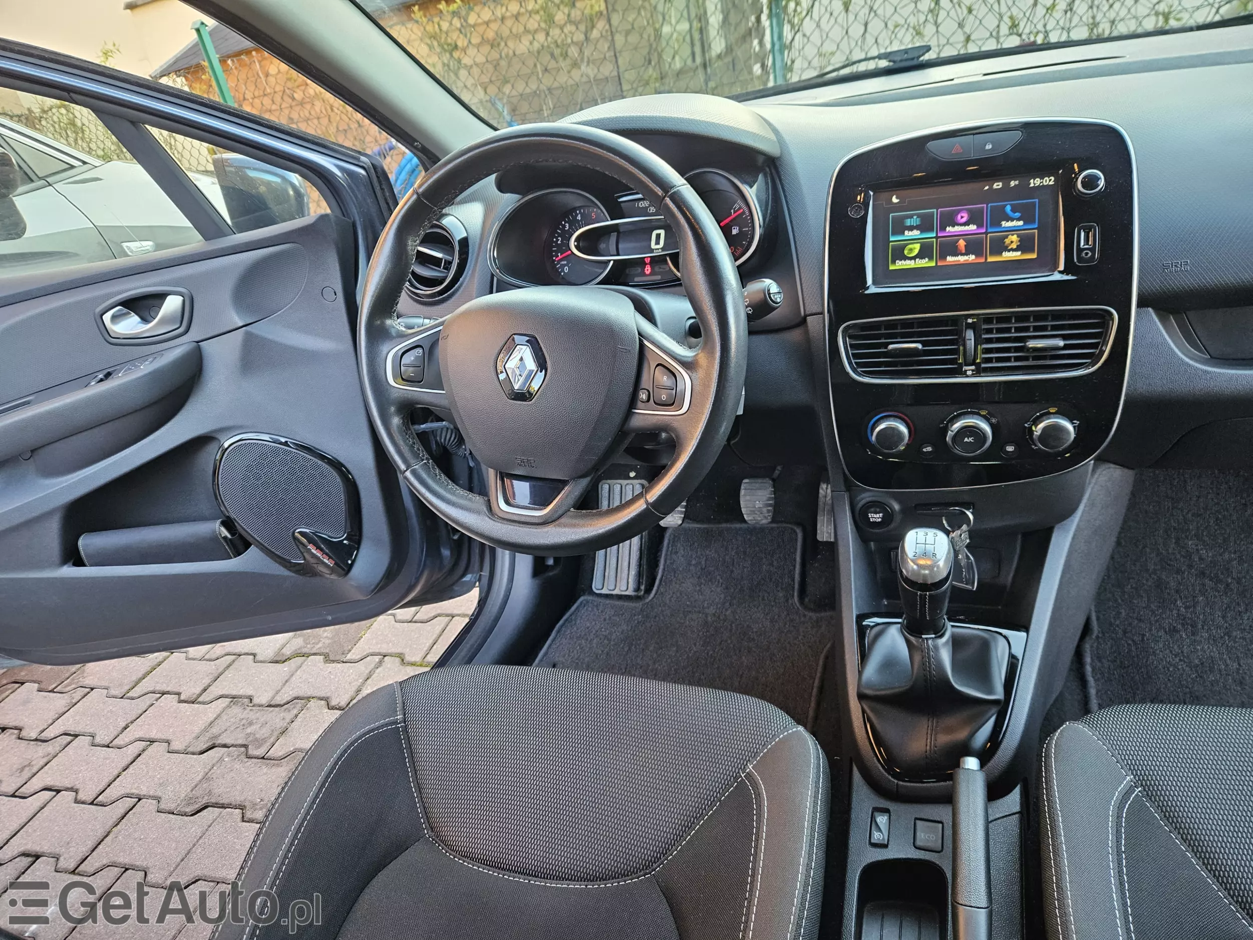 RENAULT Clio 