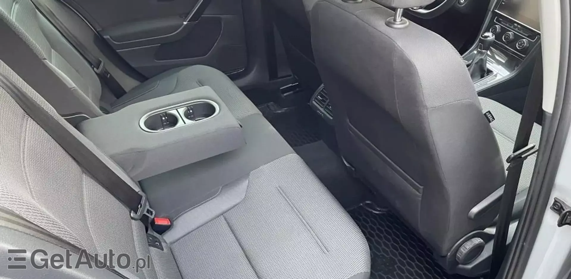 VOLKSWAGEN Golf 1.6 TDI (110 KM)