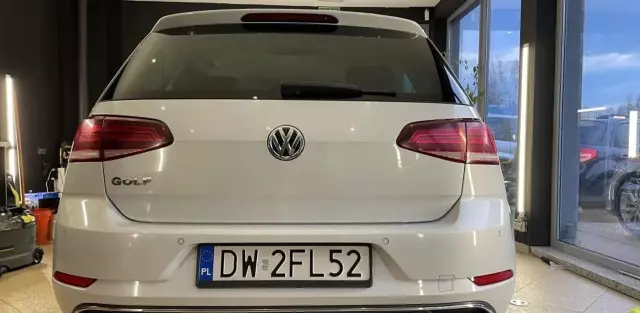 VOLKSWAGEN Golf 1.6 TDI (110 KM)