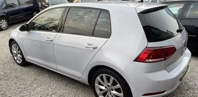 VOLKSWAGEN Golf 1.6 TDI (110 KM)