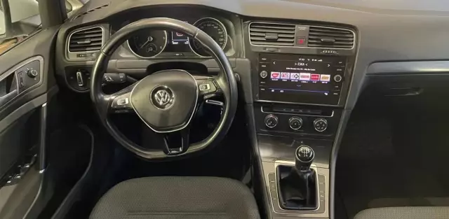 VOLKSWAGEN Golf 1.6 TDI (110 KM)