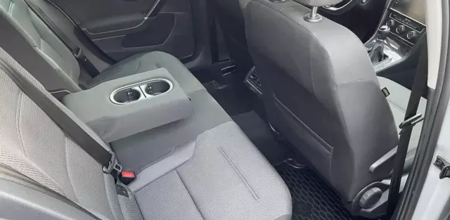 VOLKSWAGEN Golf 1.6 TDI (110 KM)