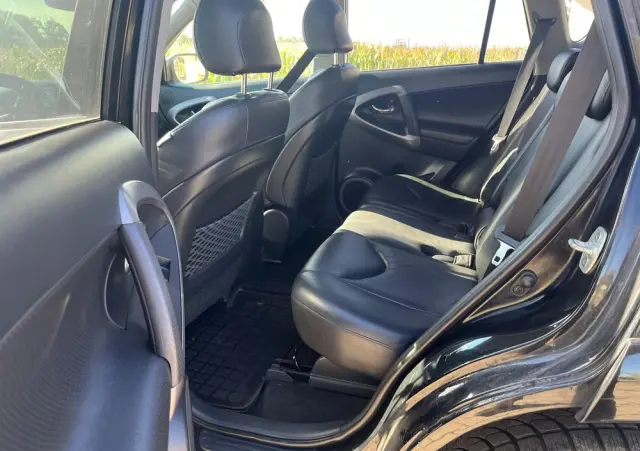 TOYOTA RAV4 2.2 D-4D X