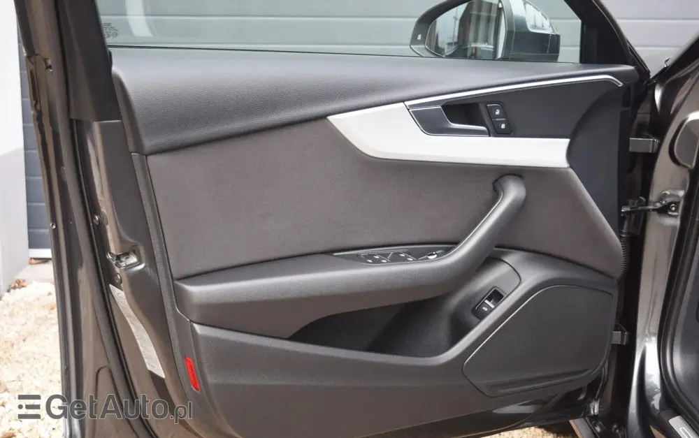 AUDI A4 Avant 2.0 TDI DPF S line Sportpaket