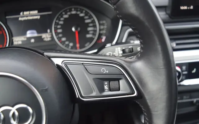 AUDI A4 Avant 2.0 TDI DPF S line Sportpaket