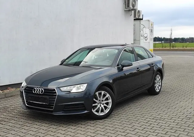 AUDI A4 Limousine 2.0 TDI ultra S tronic design