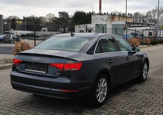 AUDI A4 Limousine 2.0 TDI ultra S tronic design